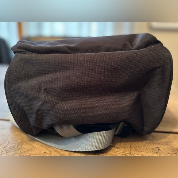 NWOT Land Diaper Bag Grey and Black - Picture 3 of 12